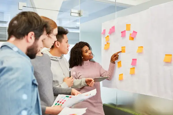 Online Learning: Advantages, Challenges and How to Adapt