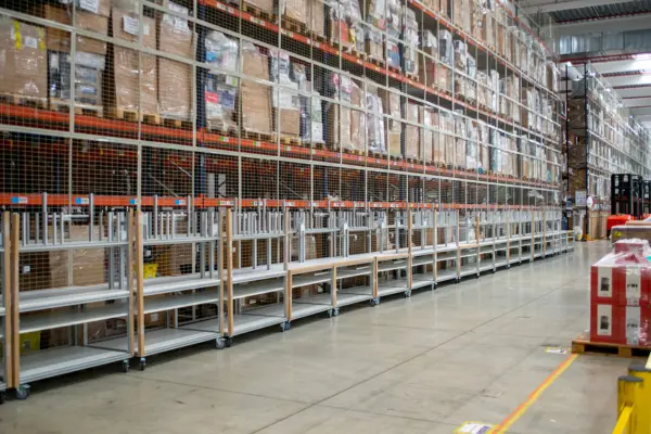 How-to-Become-an-Amazon-Warehouse-Associate-in-2025